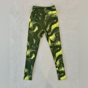 Gymshark Women’s Power Regular Leggings Size Small Moss Olive Green Scrunch
